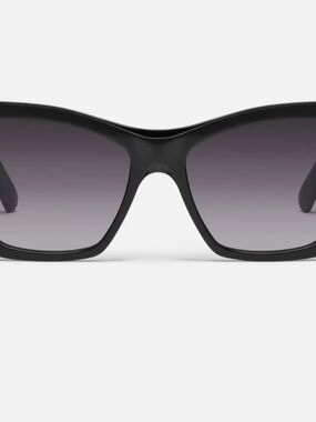 Quay Australia Black Frame Sunglasses with Gradient Gray Lenses